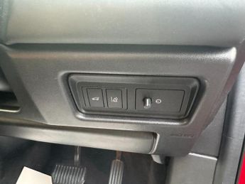 Land Rover Discovery Sport 2.0 Si4 HSE Luxury SUV 5dr Petrol Auto 4WD Euro 6 (s/s) (240 ps)