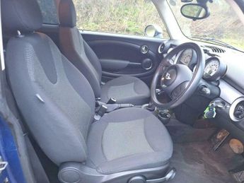 MINI Hatch 1.6 Cooper Hatchback 3dr Petrol (122 ps)
