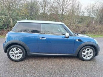 MINI Hatch 1.6 Cooper Hatchback 3dr Petrol (122 ps)