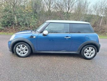 MINI Hatch 1.6 Cooper Hatchback 3dr Petrol (122 ps)
