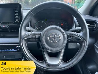 Toyota Yaris ICON (1 OWNER-WARRANTY)