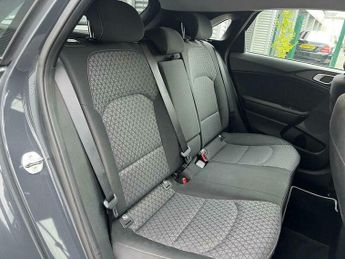 Kia Ceed 1.6 CRDi MHEV 2 NAV Euro 6 (s/s) 5dr