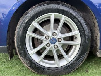 Ford Focus 1.6 Zetec Powershift Euro 6 5dr
