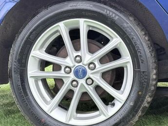 Ford Focus 1.6 Zetec Powershift Euro 6 5dr