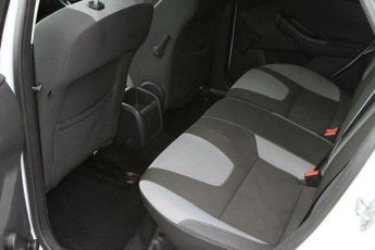 Ford Focus 1.6 Zetec Powershift Euro 5 5dr