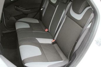 Ford Focus 1.6 Zetec Powershift Euro 5 5dr