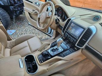 Porsche Cayenne 3.6 SUV 5dr Petrol TiptronicS 4WD Euro 5 (s/s) (300 ps)