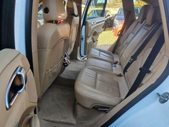 Porsche Cayenne 3.6 SUV 5dr Petrol TiptronicS 4WD Euro 5 (s/s) (300 ps)
