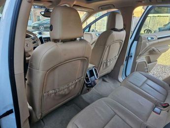 Porsche Cayenne 3.6 SUV 5dr Petrol TiptronicS 4WD Euro 5 (s/s) (300 ps)