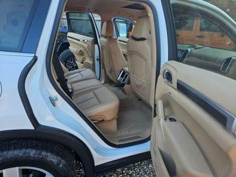Porsche Cayenne 3.6 SUV 5dr Petrol TiptronicS 4WD Euro 5 (s/s) (300 ps)