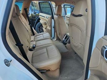 Porsche Cayenne 3.6 SUV 5dr Petrol TiptronicS 4WD Euro 5 (s/s) (300 ps)