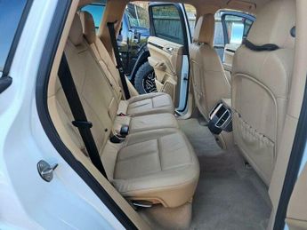 Porsche Cayenne 3.6 SUV 5dr Petrol TiptronicS 4WD Euro 5 (s/s) (300 ps)