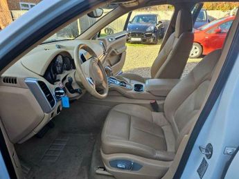 Porsche Cayenne 3.6 SUV 5dr Petrol TiptronicS 4WD Euro 5 (s/s) (300 ps)