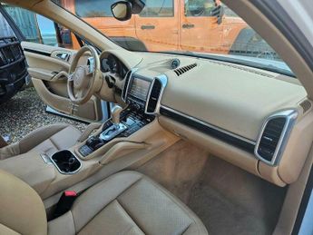 Porsche Cayenne 3.6 SUV 5dr Petrol TiptronicS 4WD Euro 5 (s/s) (300 ps)