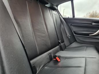 BMW 1 SERIES 118d SE