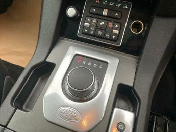 Land Rover Discovery 3.0 SD V6 HSE Luxury Auto 4WD Euro 5 (s/s) 5dr