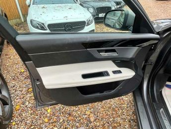 Jaguar XF 2.0d R-Sport Auto Euro 6 (s/s) 4dr