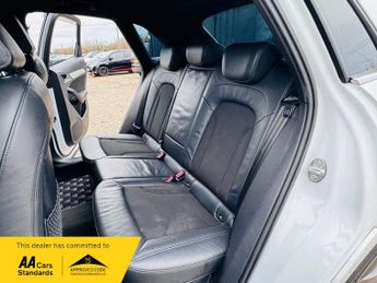 Audi Q3 2.0 TFSI S line SUV 5dr Petrol S Tronic 4WD quattro Euro 5 (s/s)