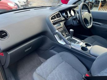 Peugeot 3008 E-HDI ALLURE