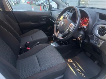 Toyota Yaris 1.33 Dual VVT-i TR Hatchback 5dr Petrol Multidrive S Euro 5 (101