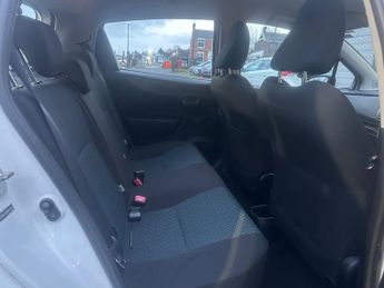 Toyota Yaris 1.33 Dual VVT-i TR Hatchback 5dr Petrol Multidrive S Euro 5 (101