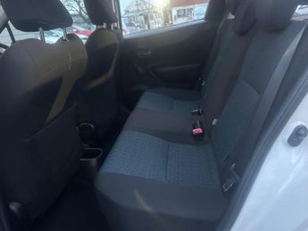 Toyota Yaris 1.33 Dual VVT-i TR Hatchback 5dr Petrol Multidrive S Euro 5 (101