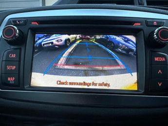 Toyota Yaris 1.33 Dual VVT-i TR Hatchback 5dr Petrol Multidrive S Euro 5 (101