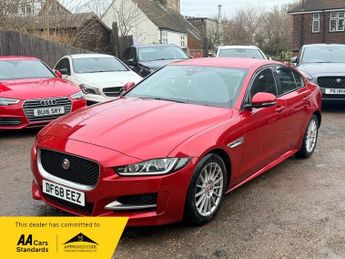 Jaguar XE D R-SPORT