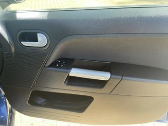 Ford Fusion Fusion + Auto 5 Gears Suv Hatchback