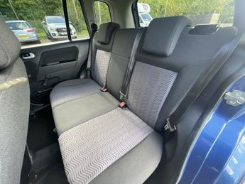 Ford Fusion Fusion + Auto 5 Gears Suv Hatchback