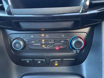 Ford Transit Connect 1.5 250 EcoBlue Limited Panel Van 5dr Diesel Auto L2 Euro 6 (s/s