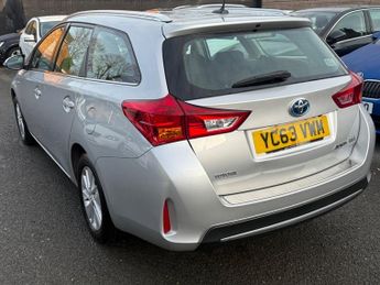 Toyota Auris 1.8 VVT-h Icon Touring Sports CVT 5dr 97BHP