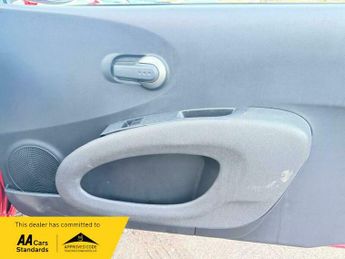 Nissan Micra 1.2 16v URBIS Hatchback 3dr Petrol Automatic (161 g/km, 79 bhp)