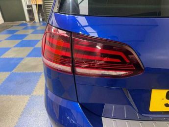 Volkswagen Golf 2.0 Golf R TSi 4Motion Semi-Auto 4WD 5dr