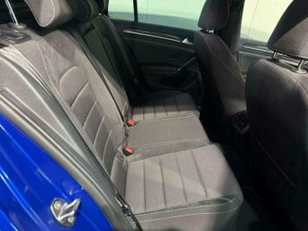 Volkswagen Golf 2.0 Golf R TSi 4Motion Semi-Auto 4WD 5dr