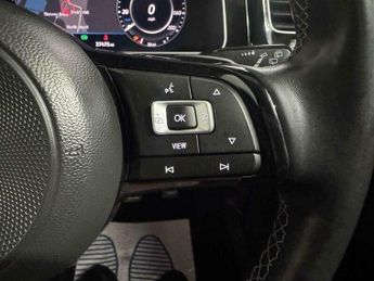 Volkswagen Golf 2.0 Golf R TSi 4Motion Semi-Auto 4WD 5dr