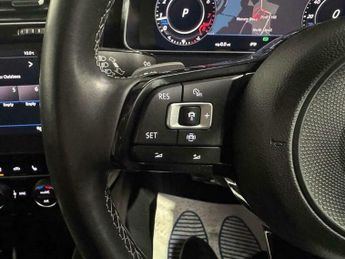 Volkswagen Golf 2.0 Golf R TSi 4Motion Semi-Auto 4WD 5dr