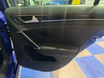 Volkswagen Golf 2.0 Golf R TSi 4Motion Semi-Auto 4WD 5dr