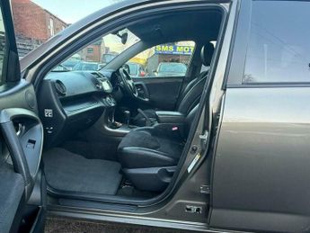 Toyota RAV4 2.2 D-CAT SR Auto 4WD Euro 5 5dr