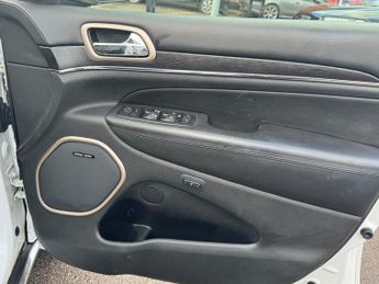 Jeep Grand Cherokee 3.0 V6 CRD Summit SUV 5dr Diesel Auto 4WD Euro 6 (247 bhp)