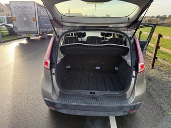 Renault Scenic DYNAMIQUE TOMTOM DCI