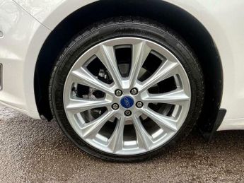 Ford Mondeo 2.0 TDCi Vignale Powershift Euro 6 (s/s) 4dr