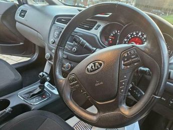 Kia Ceed 1.6 CRDi 2 Hatchback 5dr Diesel DCT Euro 6 (s/s) (134 bhp)