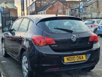Vauxhall Astra 1.6 16v Exclusiv Auto Euro 5 5dr