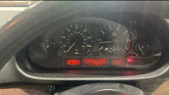 BMW 3 SERIES 2.2 320i SE 4dr