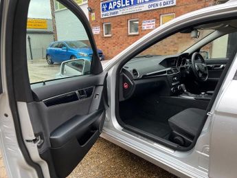 Mercedes C Class C220 2.1 CDI BLUEEFFICIENCY SE EDITION 125. Excellent History