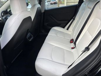 Tesla Model 3 STANDARD RANGE PLUS