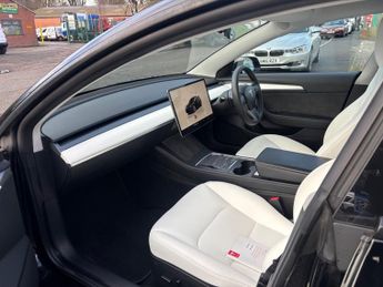 Tesla Model 3 STANDARD RANGE PLUS