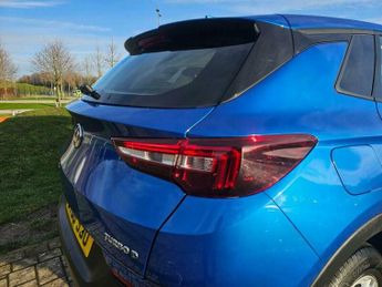 Vauxhall Grandland X 1.5 Turbo D BlueInjection SE Auto Euro 6 (s/s) 5dr