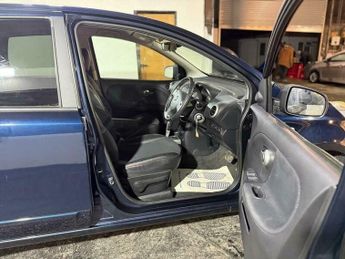 Nissan Note 1.6 16V Tekna Auto Euro 4 5dr